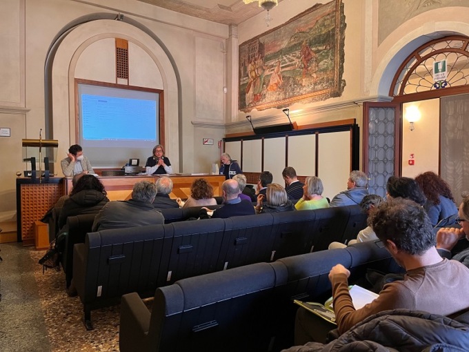 Sempre meno studenti bellunesi, tra le ipotesi la fusione degli istituti di Cortina e Cadore