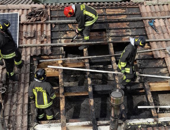 A fuoco un’abitazione di Santa Giustina, coinvolto l’impianto fotovoltaico