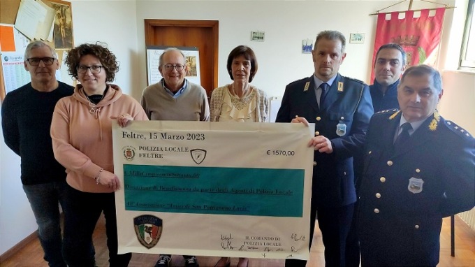 Diffamati sui social e poi risarciti: 13 poliziotti donano la cifra agli Amici di San Patrignano