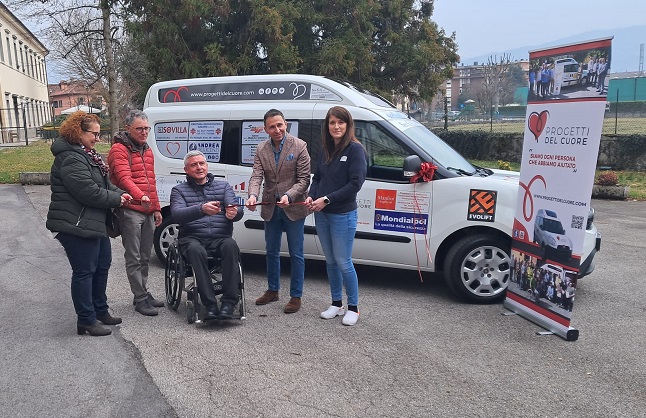 Progetti del cuore dona un furgoncino alla casa di riposo di Belluno