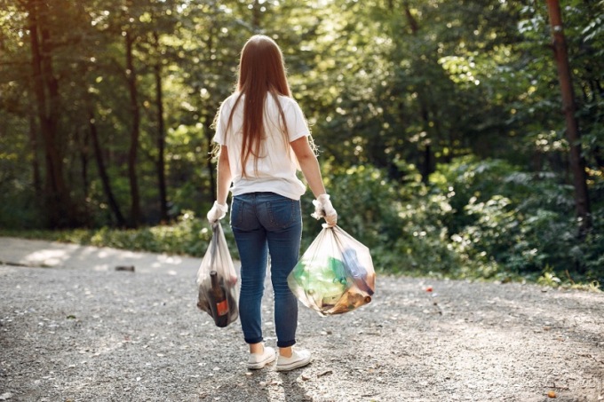 Rifiuti sulle strade bellunesi: “Questo il biglietto da visita per chi arriva da sud”