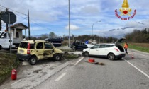 Scontro tra auto sul Boscon: un automobilista incastrato tra le lamiere