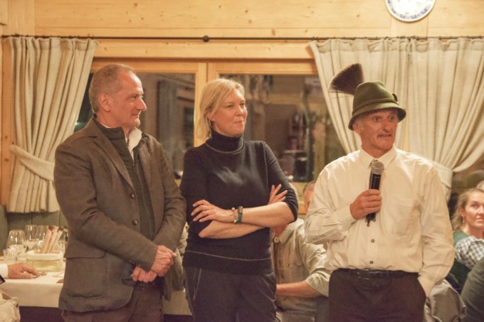 Cena di gala per la riserva alpina di caccia di Cortina: premiati i fedelissimi