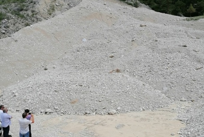 Franati dall’Antelao 7.500 metri cubi di detriti, pulizia urgente della vasca a Cancia