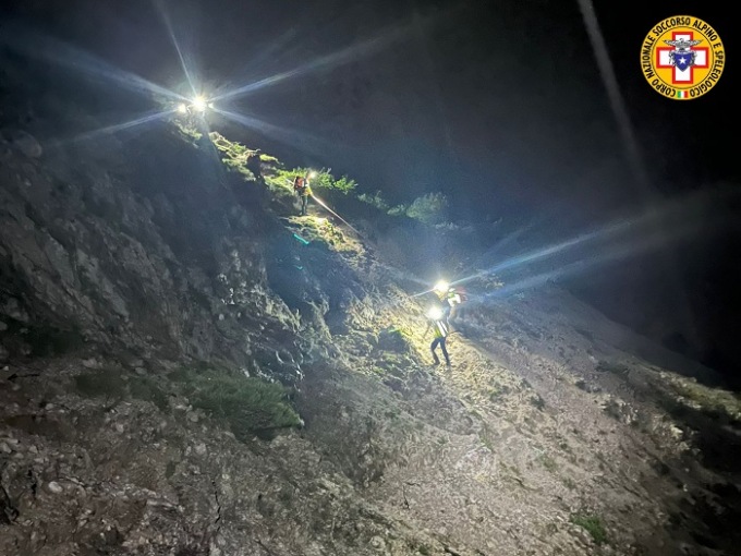 “Siamo bloccate al buio in ferrata”, ma non c’è nessun percorso attrezzato nel luogo indicato