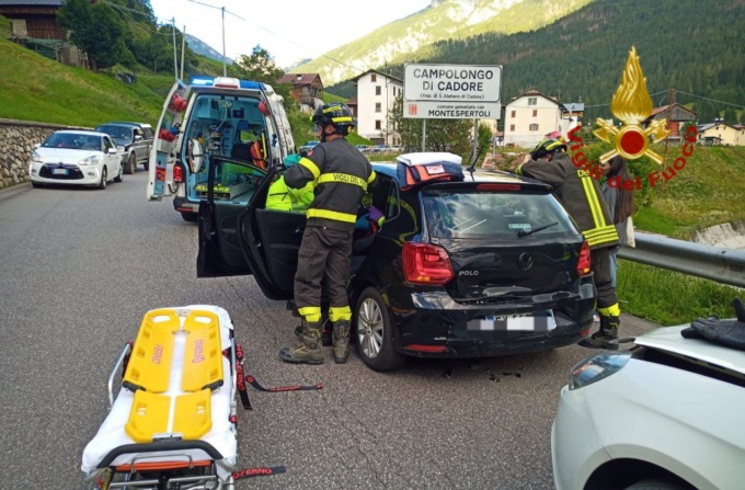 Incidente tra due auto a Santo Stefano di Cadore, un ferito