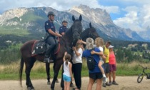 Dolomiti di Cortina pattugliate da carabinieri forestali a cavallo