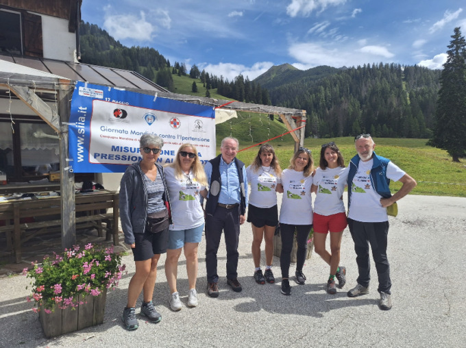 Prevenzione sulle Dolomiti: misurata la pressione arteriosa a 80 escursionisti
