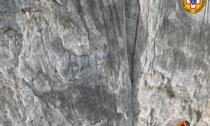 Corde incastrate tra le rocce, alpinisti bloccati in Marmolada