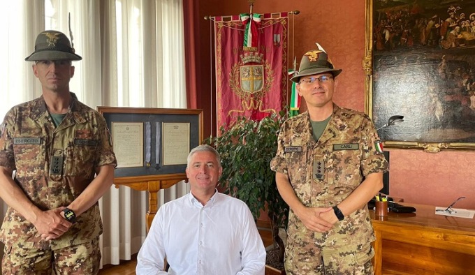 Nuovo comandante al Settimo Reggimento Alpini: è il colonnello Andrea Francesco Schifeo