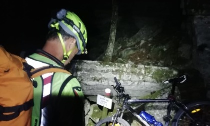 Dal lago di Garda al lago di Santa Croce, ciclista ceco si perde nei boschi di Alano