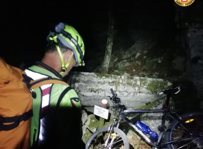 Dal lago di Garda al lago di Santa Croce, ciclista ceco si perde nei boschi di Alano