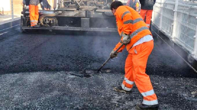 Piano di asfaltature tra Castion e Fiammoi, quasi ultimato il primo stralcio