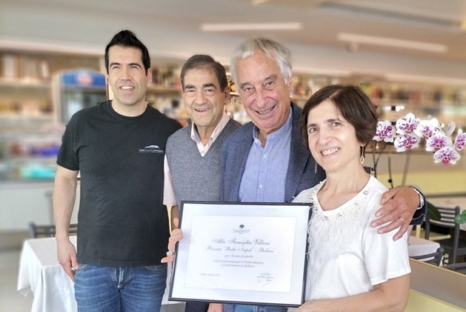 La pizzeria Bella Napoli di Belluno festeggia i 50 anni di attività