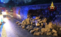 Feltre, crolla il muro di pietra in via Panoramica