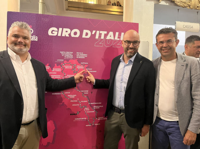 Giro d’Italia 2024: niente tappone dolomitico, si partirà in Alpago