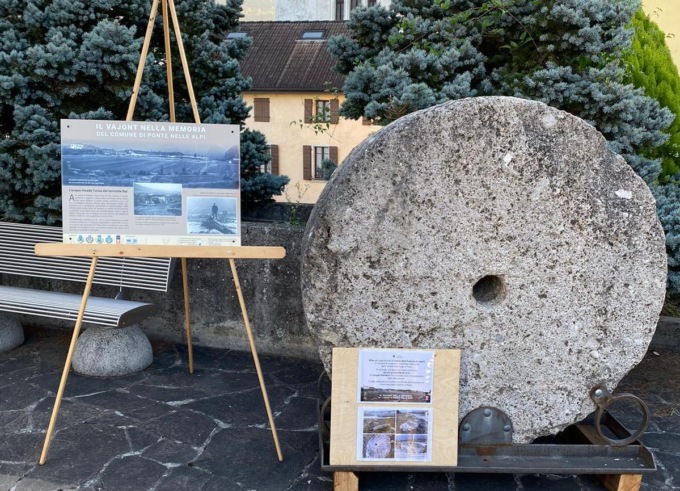 Trasportata dall’onda del Vajont e ora esposta, la storia della mola da macina di 12 quintali