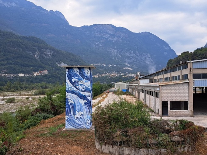 Svelato il murales di Vico Calabrò dedicato alla tragedia del Vajont