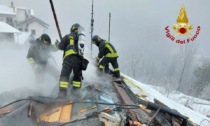 Fuori la neve, dentro il fuoco: incendio abitazione a Sovramonte