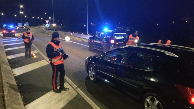Feltre blindata dai carabinieri: “Non sfanalate, così aiutate i ladri”