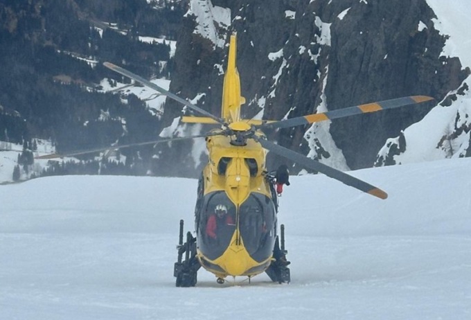 Cade sulla neve in Val Gares e non riesce più a proseguire, 67enne recuperata con l’elicottero