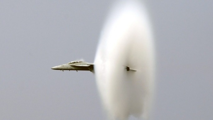 Troppi aerei militari sopra Ponte nelle Alpi, il sindaco scrive a Prefettura e Aeronautica