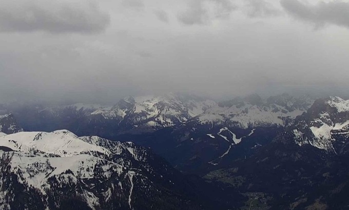 Meteo impazzito: massime crollate di 16 gradi e venti a 100 chilometri orari in montagna