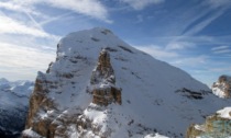 Troppa neve in Tofana: alpinista spagnola si blocca e chiama i soccorsi
