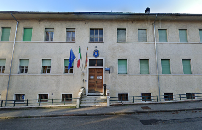 Muffa e infiltrazioni nella sede dei vigili urbani, presto il trasferimento al Parco Bologna