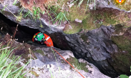 Bimba di 10 anni scivola con il papà in una gola sul Sass de Rocia