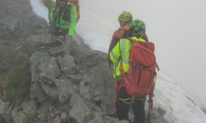 Sbagliano traccia e si bloccano nella neve sopra strapiombi, recuperati due tedeschi in Comelico