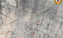 Vola dalla parete per 15 metri, 27enne di Cortina salva grazie al compagno