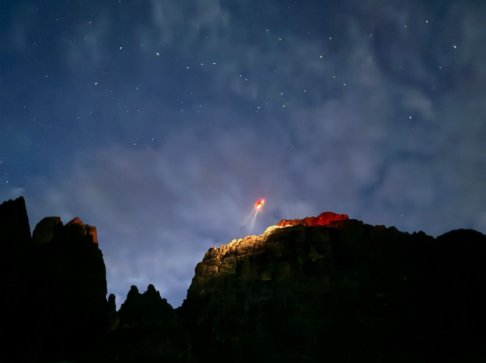 Si perdono sulla Cima Grande di Lavaredo, la foto del recupero è spettacolare