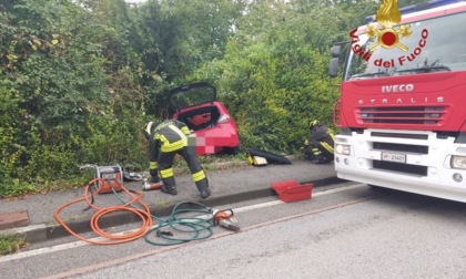 Belluno, perde il controllo del mezzo e finisce fuori strada