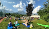 Belluno, grande successo per yoga al parco: “Ci chiedono già di replicarla”