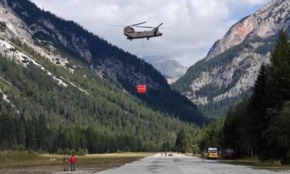 Posizionato il bivacco sul Monte Pelmo: "Un aiuto in caso di bisogno e difficoltà"