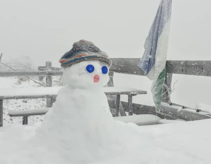 Provincia di Belluno piegata da pioggia e neve, il video della bufera sulla Marmolada