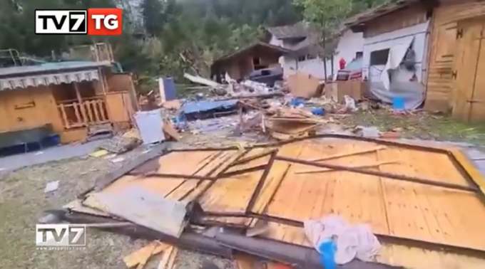 Roulotte esplode nel campeggio Alleghe: ferite mamma e figlia, ma salve per miracolo