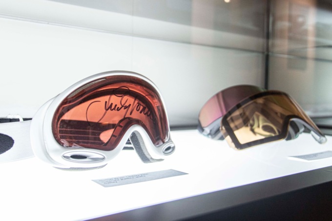 40 occhiali e maschere di campioni olimpici in mostra a Pieve di Cadore