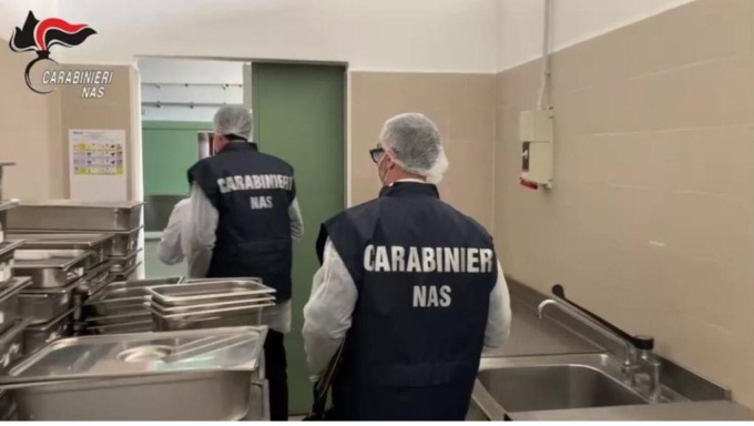 Mense scolastiche bellunesi nel mirino del Nas, scattate multe e segnalazioni