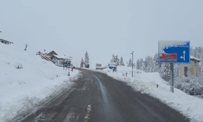 Neve sulle Dolomiti e temperature in picchiata, ma domenica torna il sole