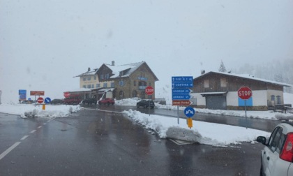 Obbligo di gomme invernali o catene in alcune strade bellunesi, ecco dove sono necessarie