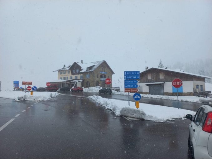 Obbligo di gomme invernali o catene in alcune strade bellunesi, ecco dove sono necessarie