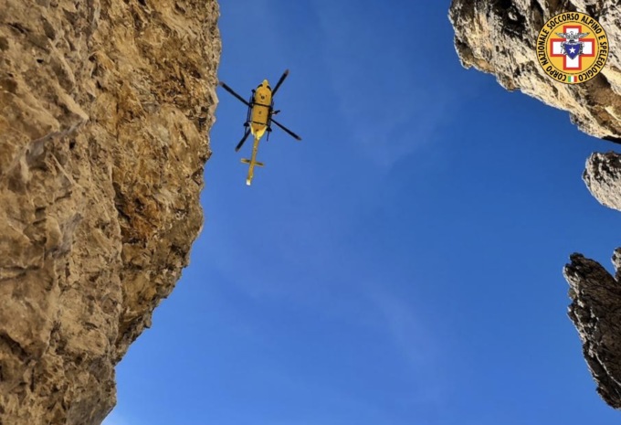 Alpinista precipita e muore sullo Sfornioi di Mezzo, la vittima è Damiano Sacchet