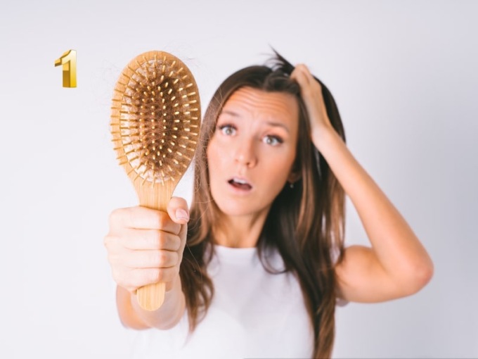 Caduta dei capelli: cause principali e approcci per contrastarla