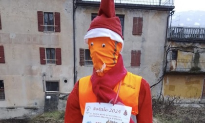 Distrutto il Babbo Natale a Feltre, ora è caccia ai vandali