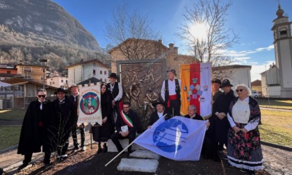 Codissago dedica un’opera alla forza e al coraggio degli zattieri