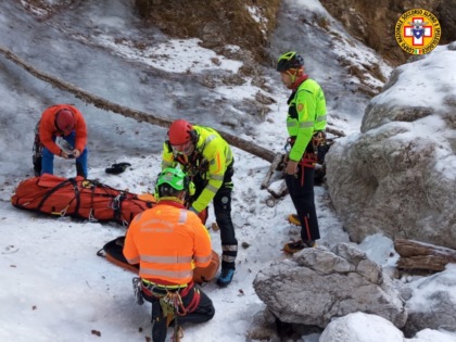 Comelico, scalatore 37enne precipita dalla cascata di ghiaccio