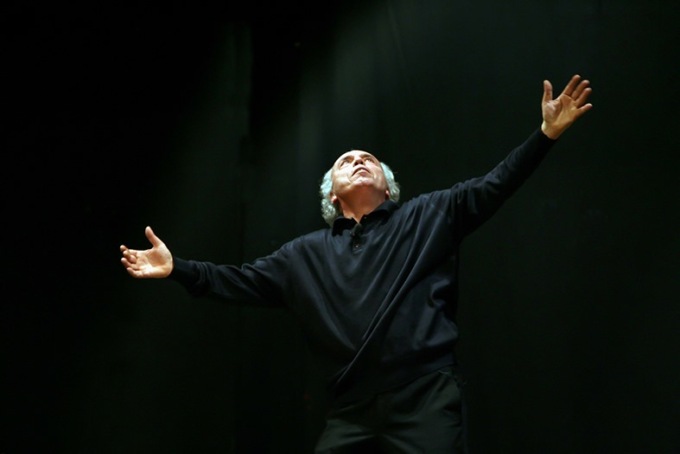 Mario Pirovano in scena con “Il primo miracolo di Gesù bambino”