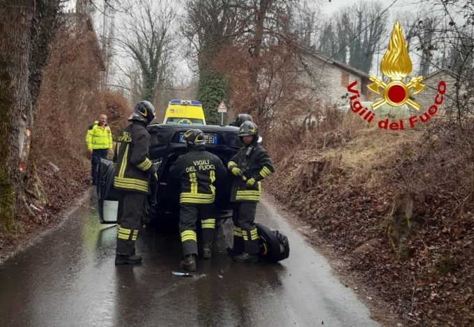 Incidente Belluno, si rovescia con l’auto e finisce in ospedale